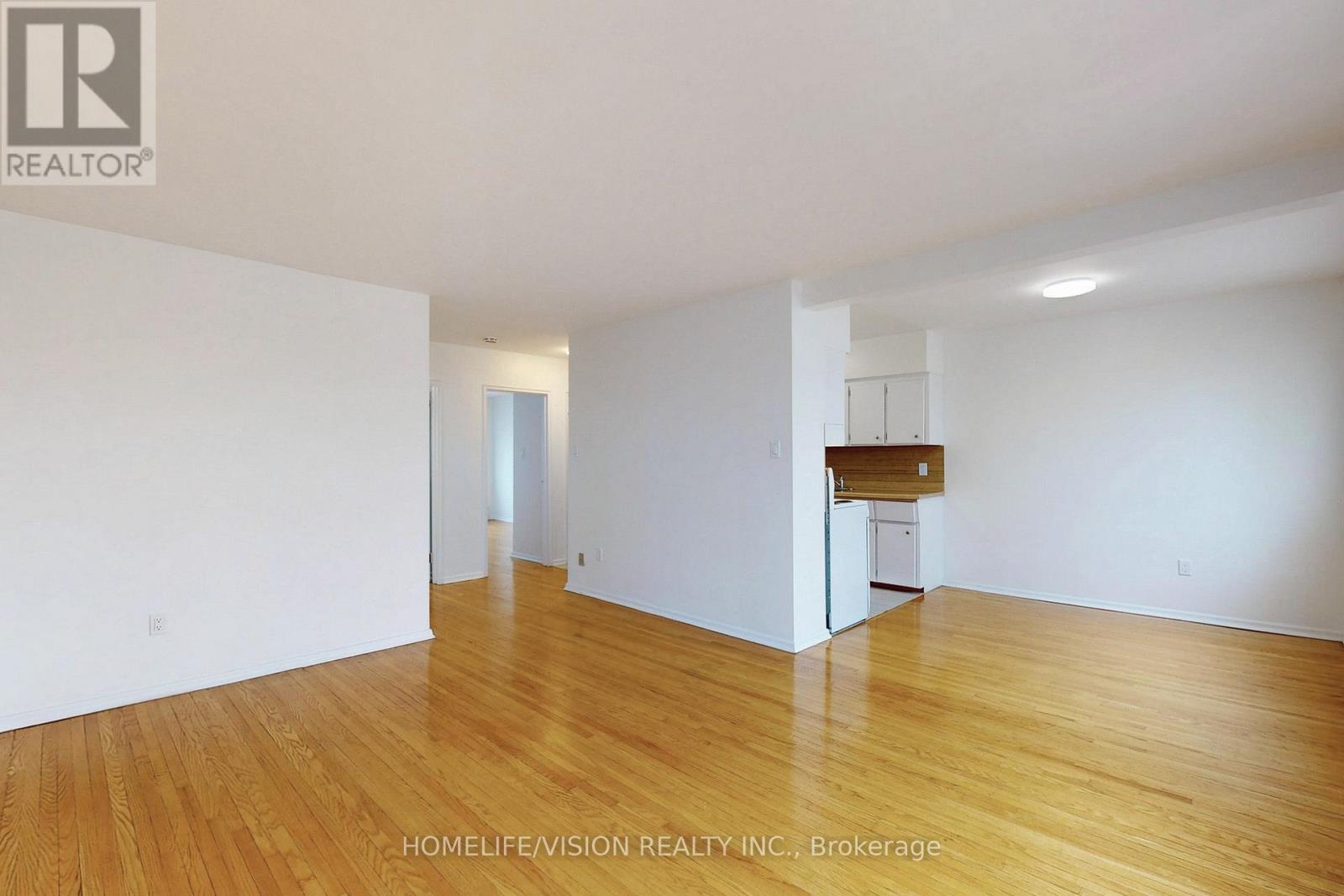 4 - 9901 Yonge Street Property Photo 13