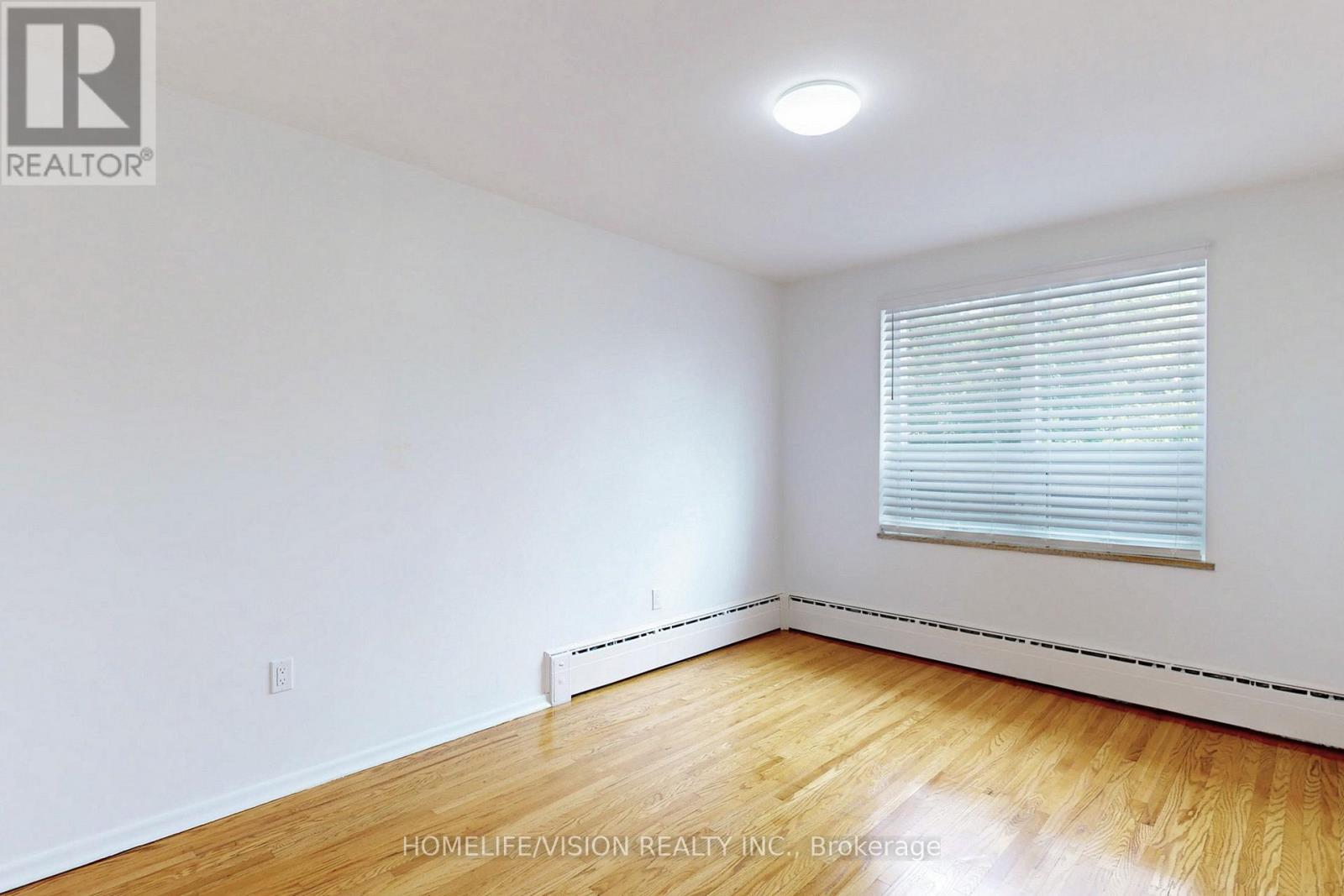 4 - 9901 Yonge Street Property Photo 25