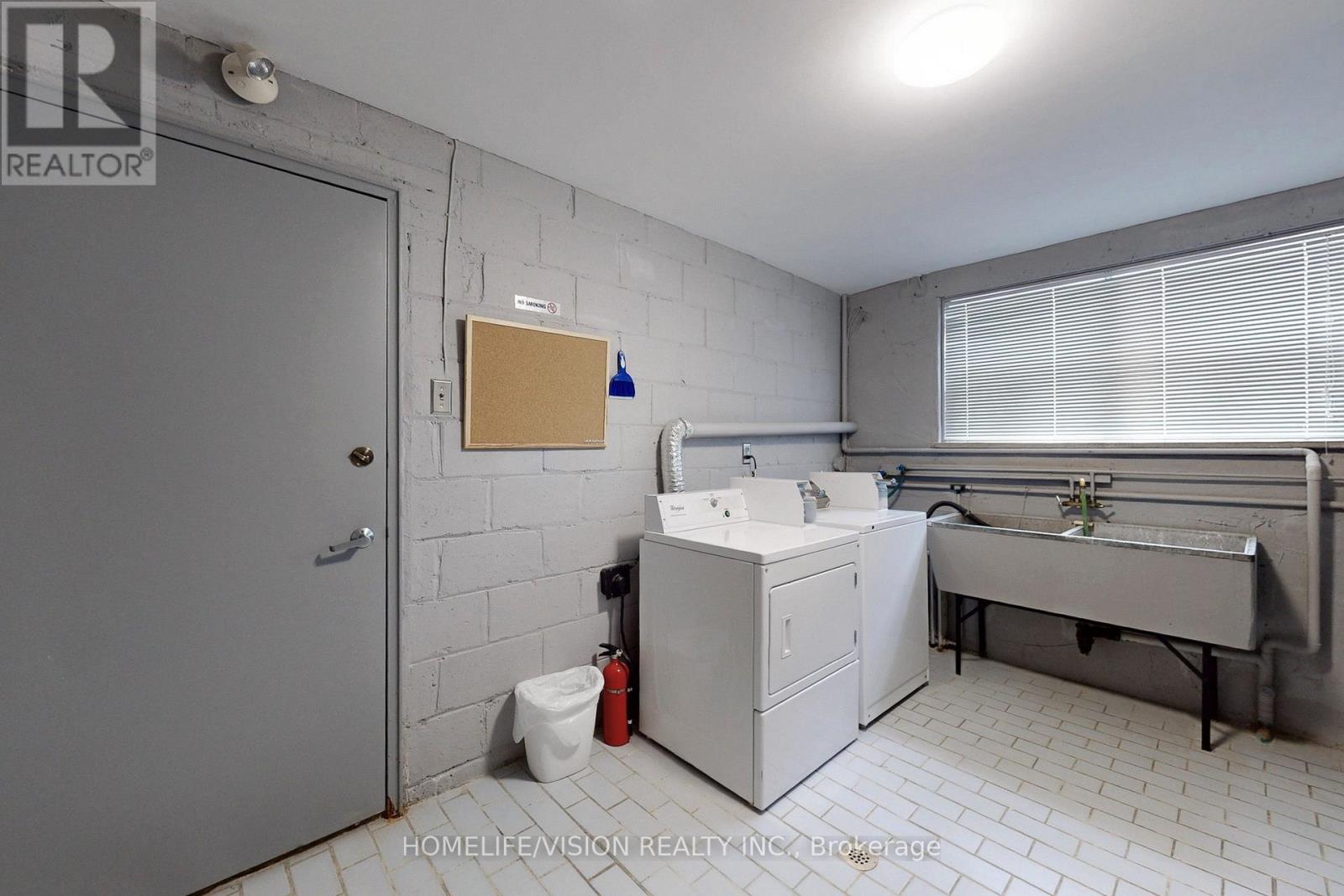 4 - 9901 Yonge Street Property Photo 31