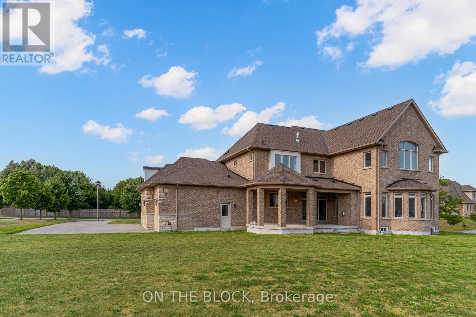 24 Whitewood Drive Property Photo 2