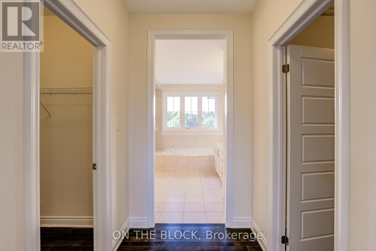 24 Whitewood Drive Property Photo 9