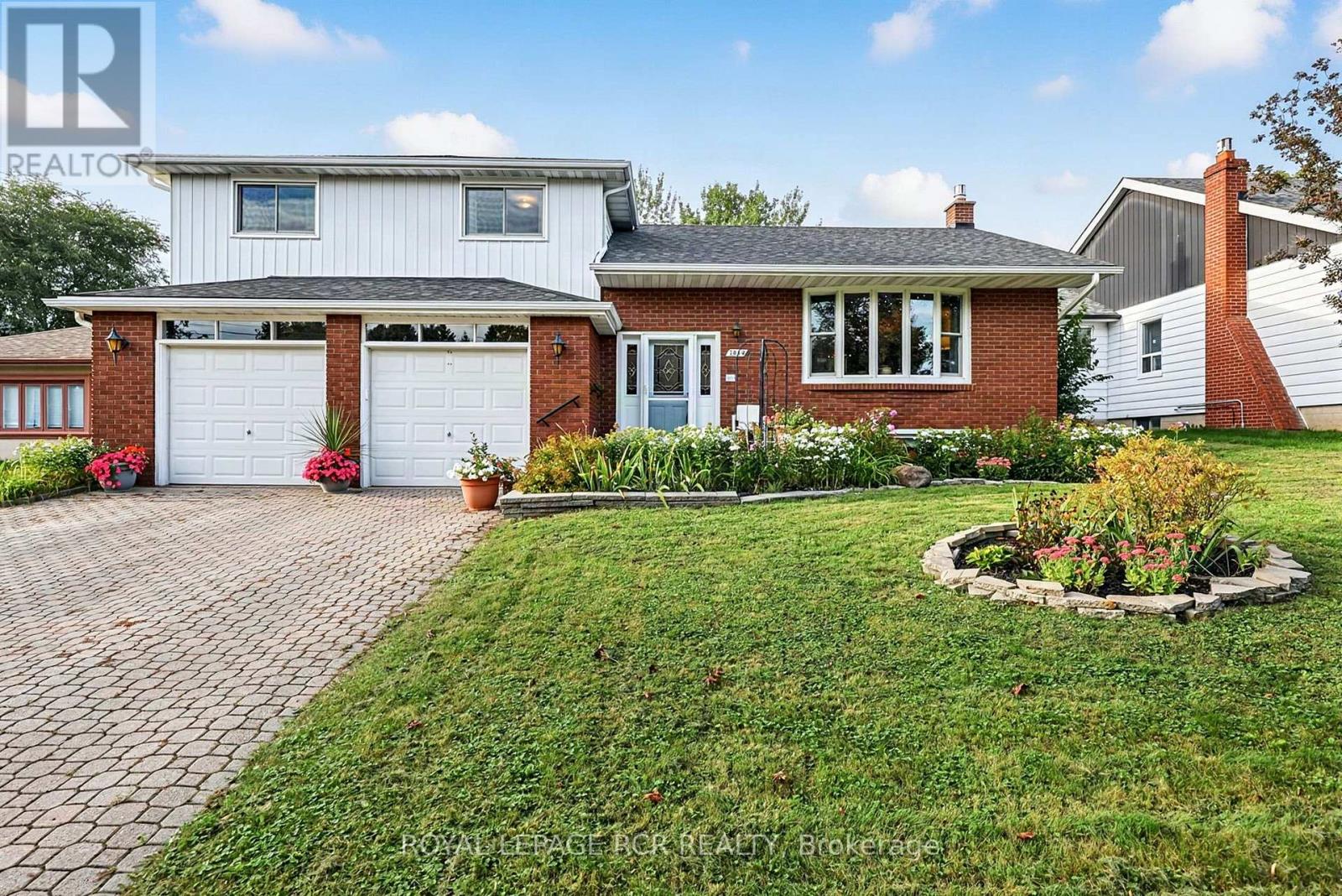 1049 ELGIN STREET