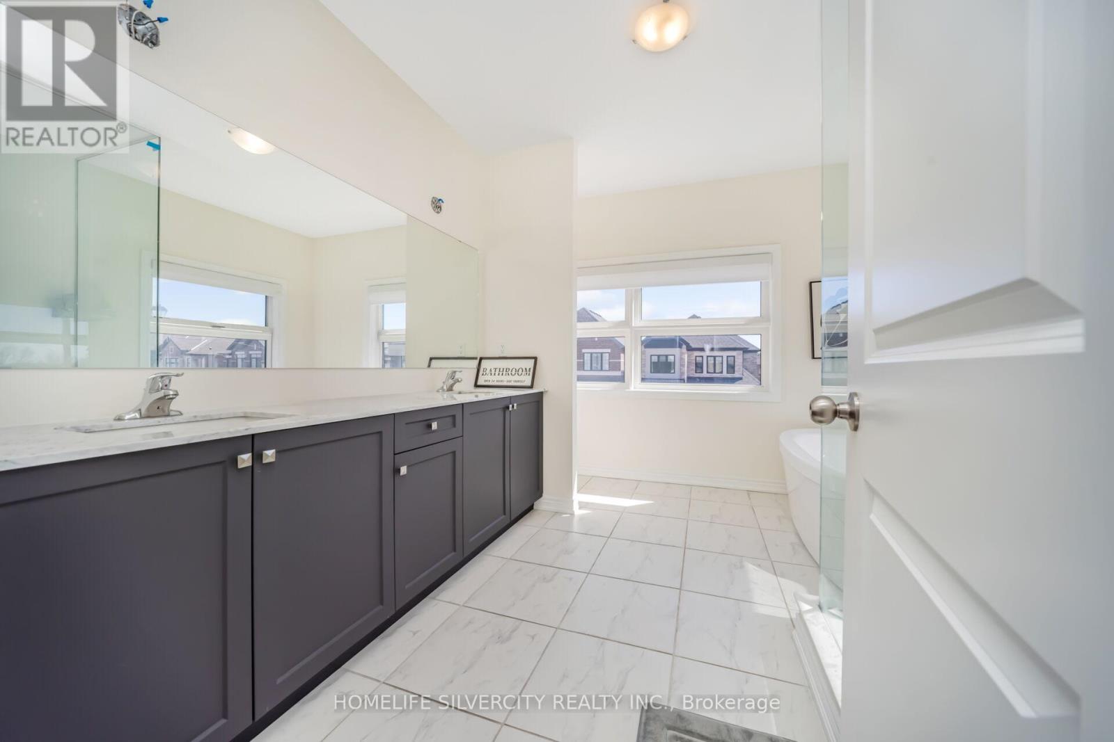 31 Canard Drive Property Photo 26