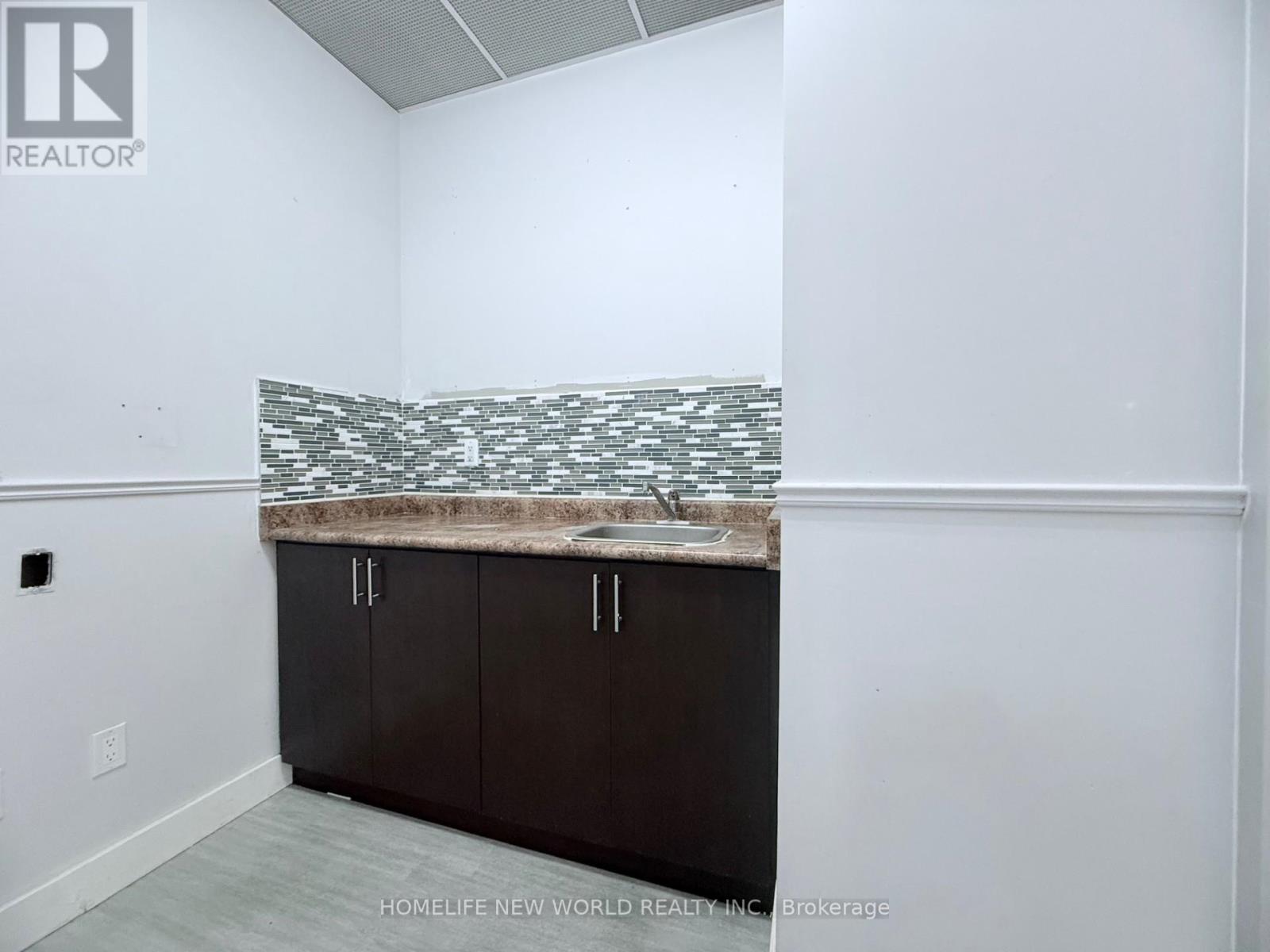 7 & 108 & 109 - 7181 Yonge Street Property Photo 21