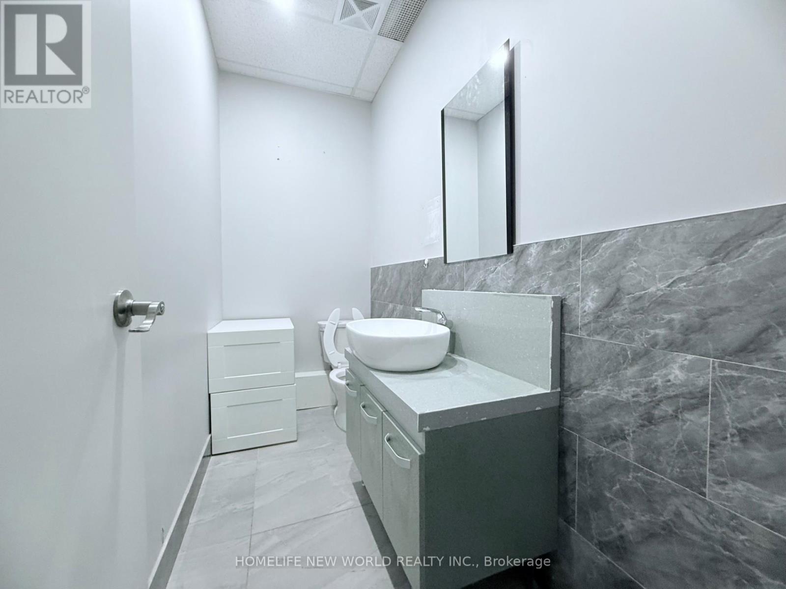 7 & 108 & 109 - 7181 Yonge Street Property Photo 23
