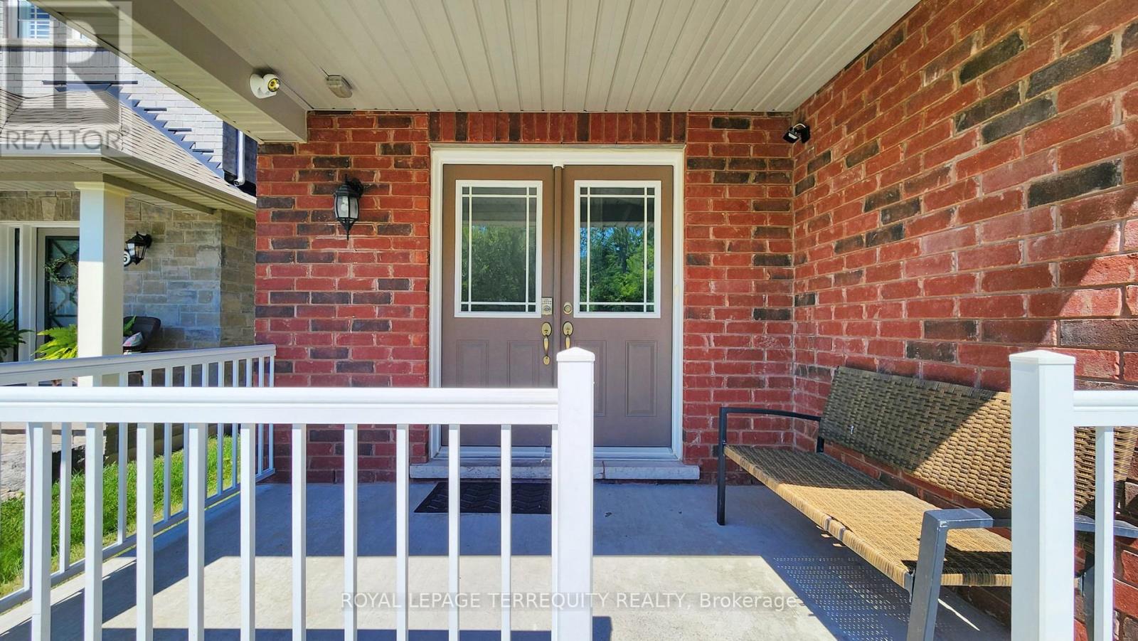 28 Richmond Park Drive Property Photo 5