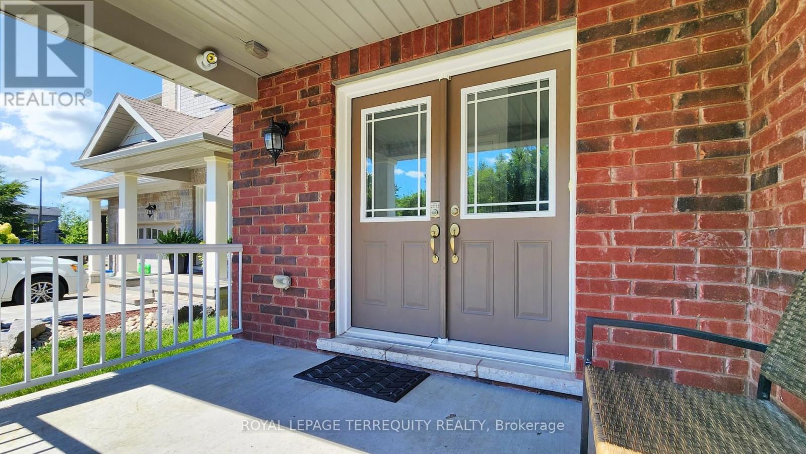 28 Richmond Park Drive Property Photo 6