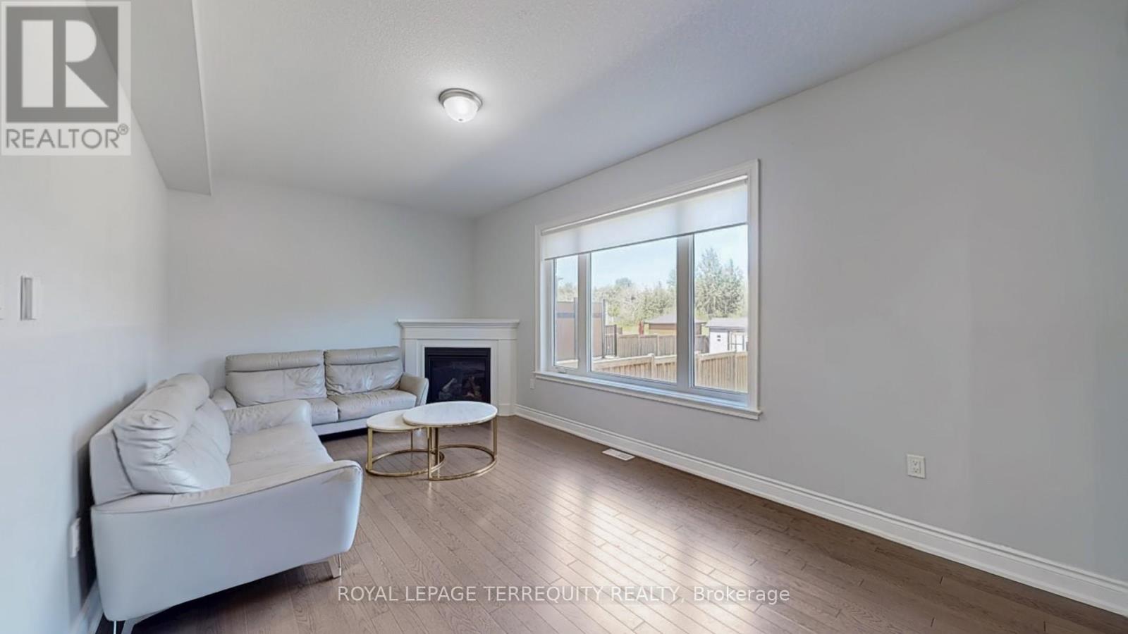 28 Richmond Park Drive Property Photo 8