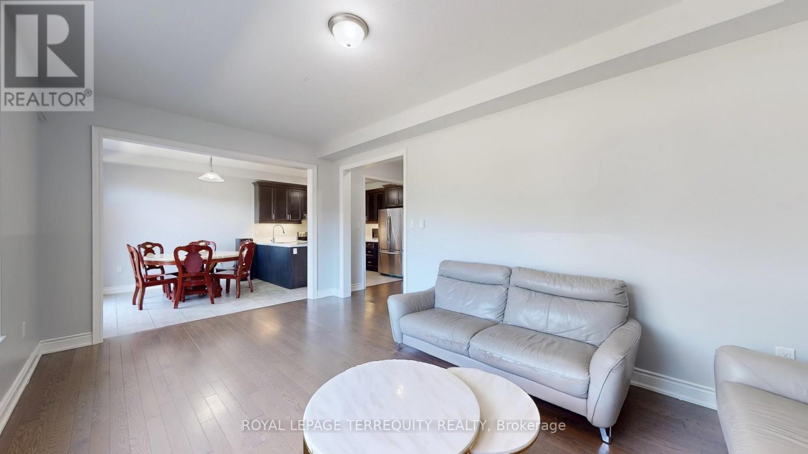 28 Richmond Park Drive Property Photo 10