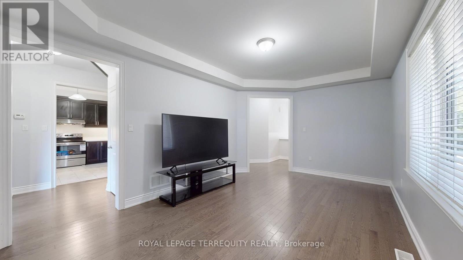 28 Richmond Park Drive Property Photo 11