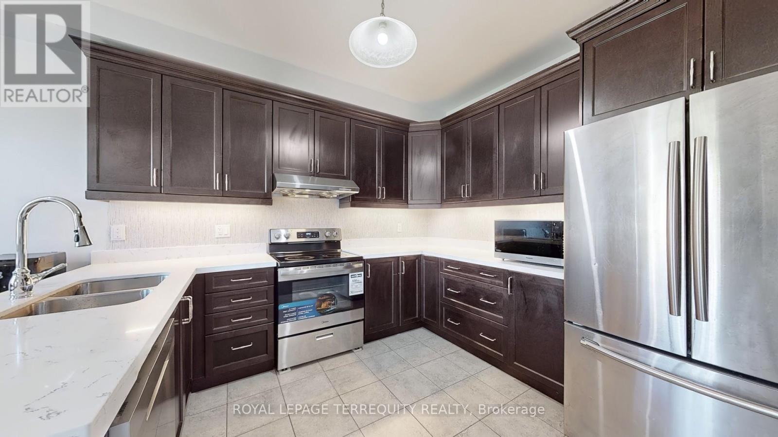 28 Richmond Park Drive Property Photo 15