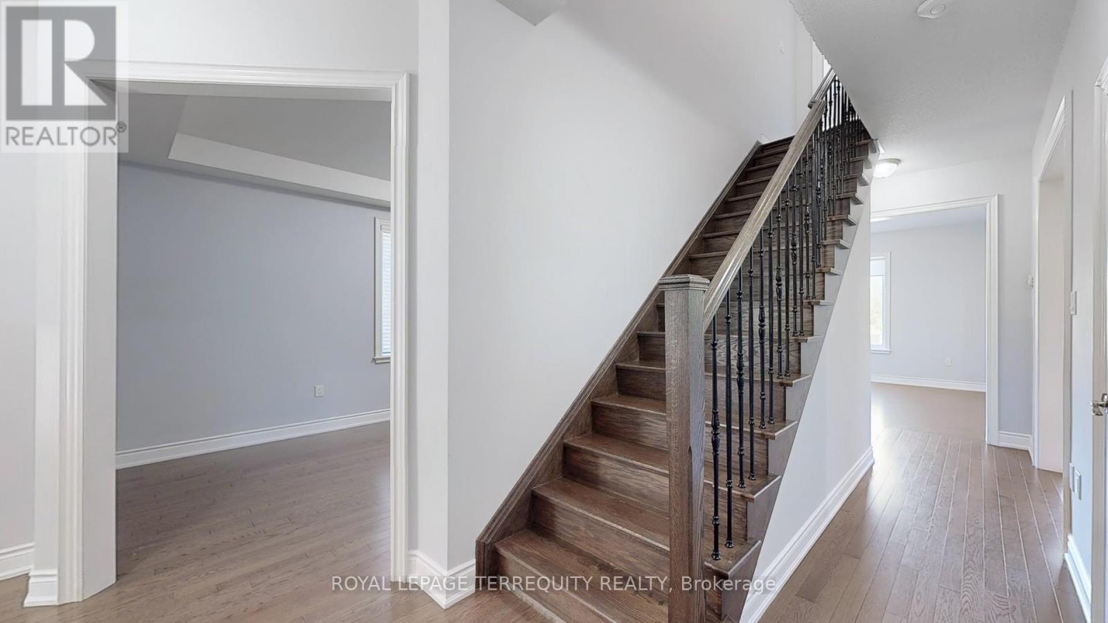 28 Richmond Park Drive Property Photo 23