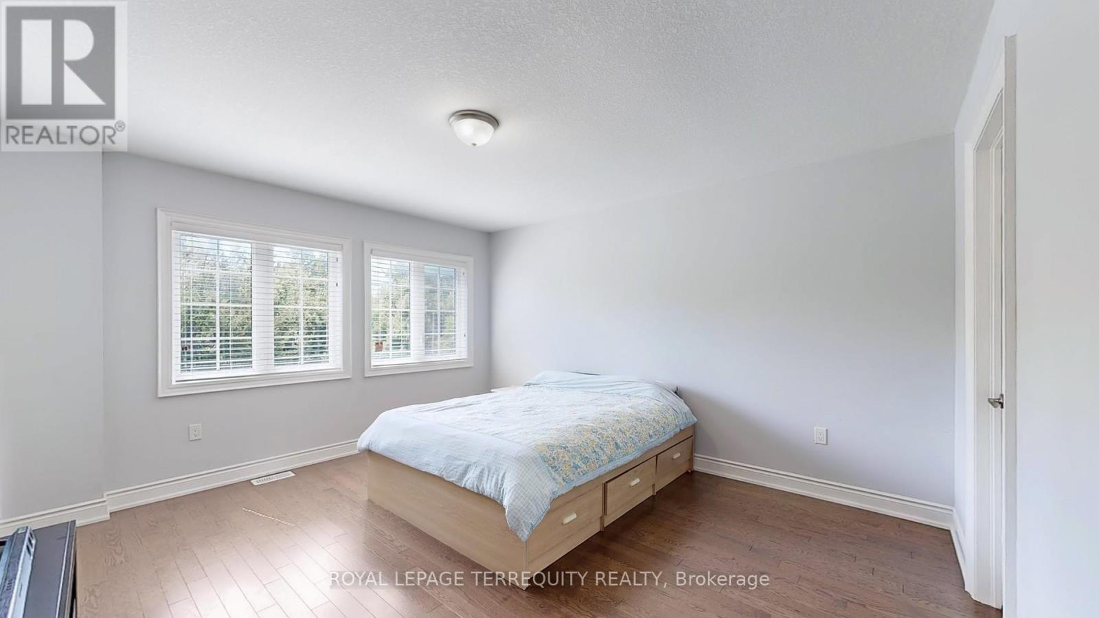 28 Richmond Park Drive Property Photo 33