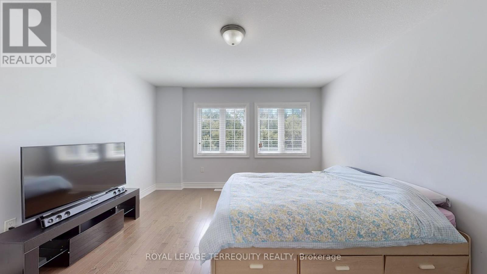 28 Richmond Park Drive Property Photo 36