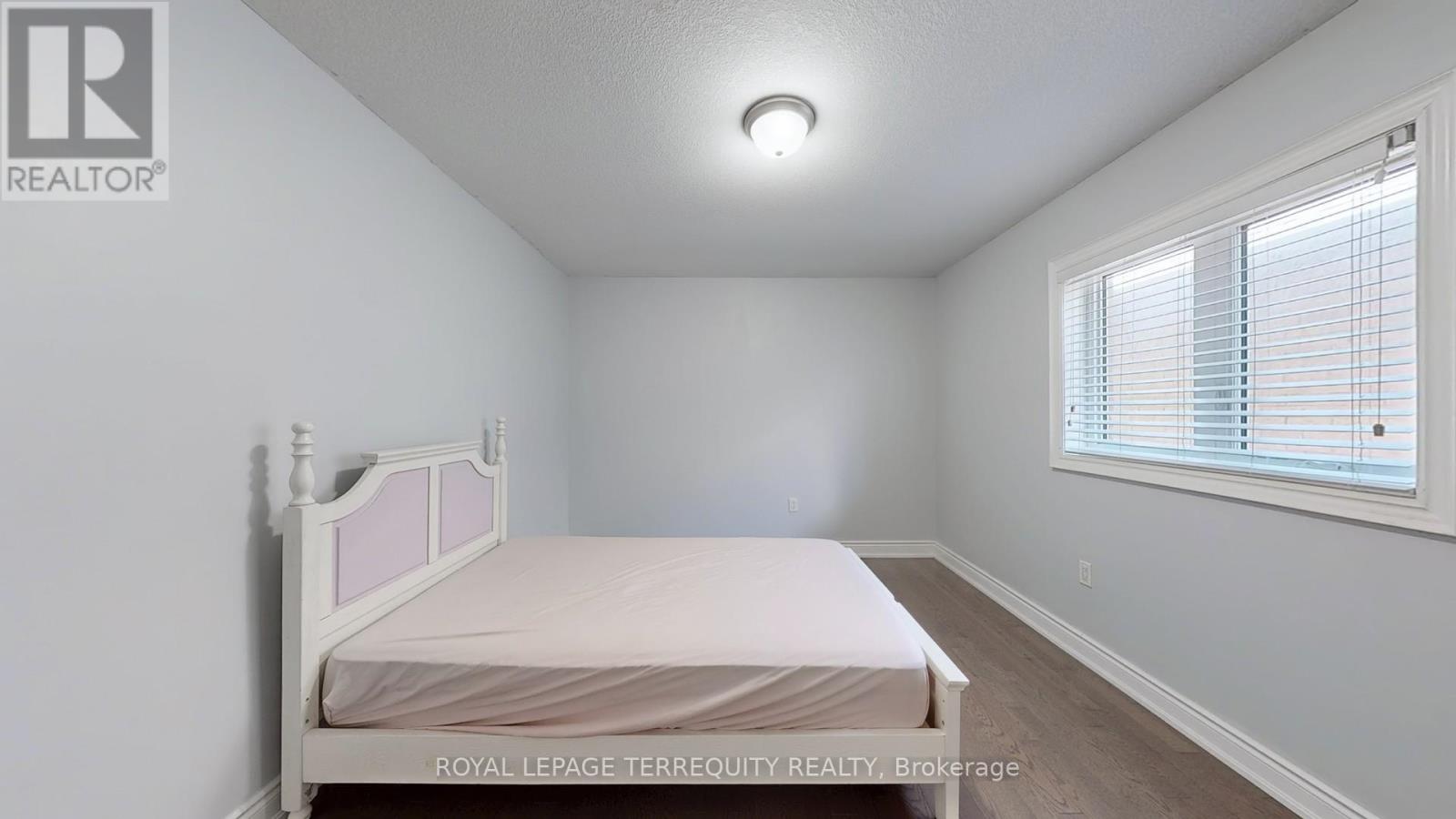 28 Richmond Park Drive Property Photo 37