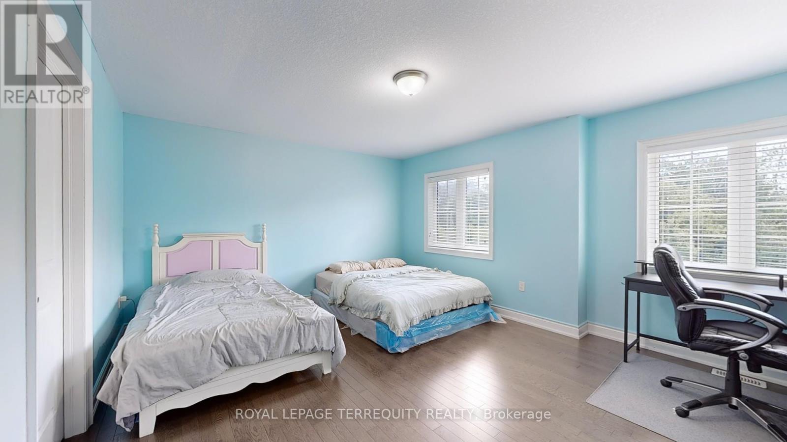 28 Richmond Park Drive Property Photo 39
