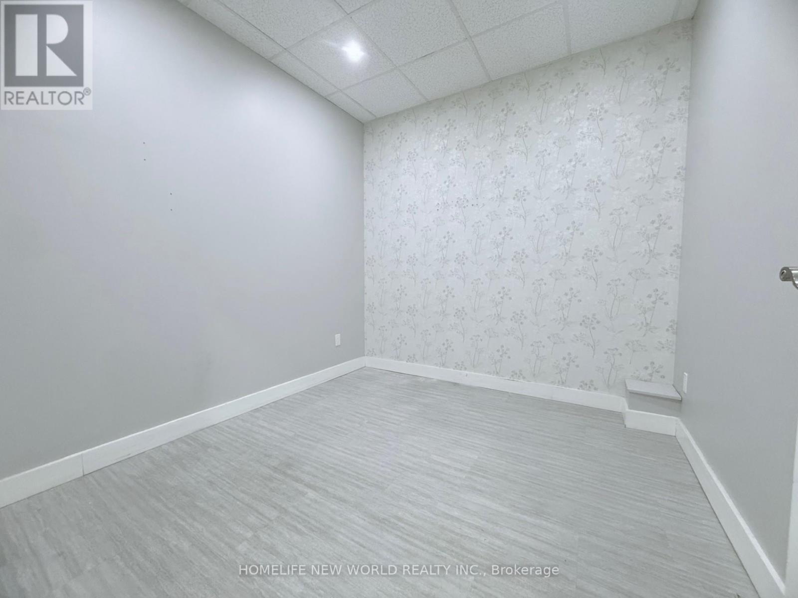 7 &108 &109 - 7181 Yonge Street Property Photo 10