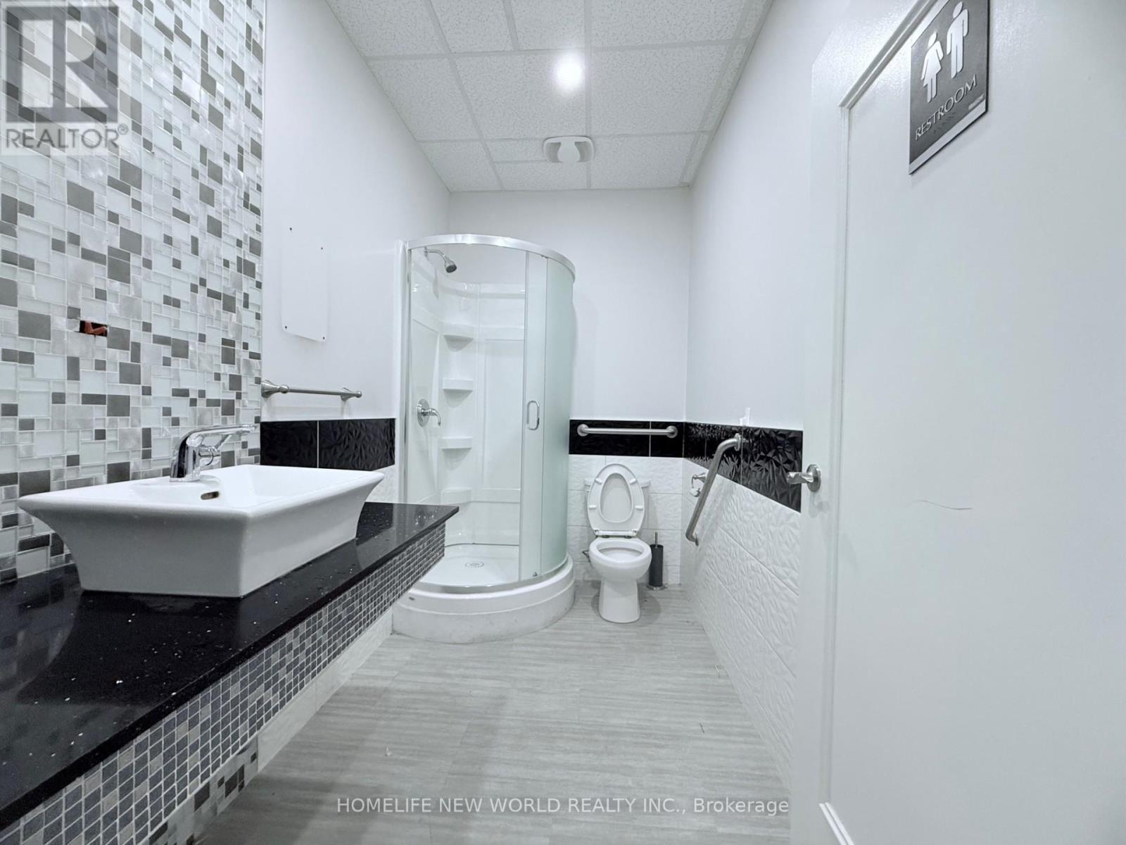 7 &108 &109 - 7181 Yonge Street Property Photo 20