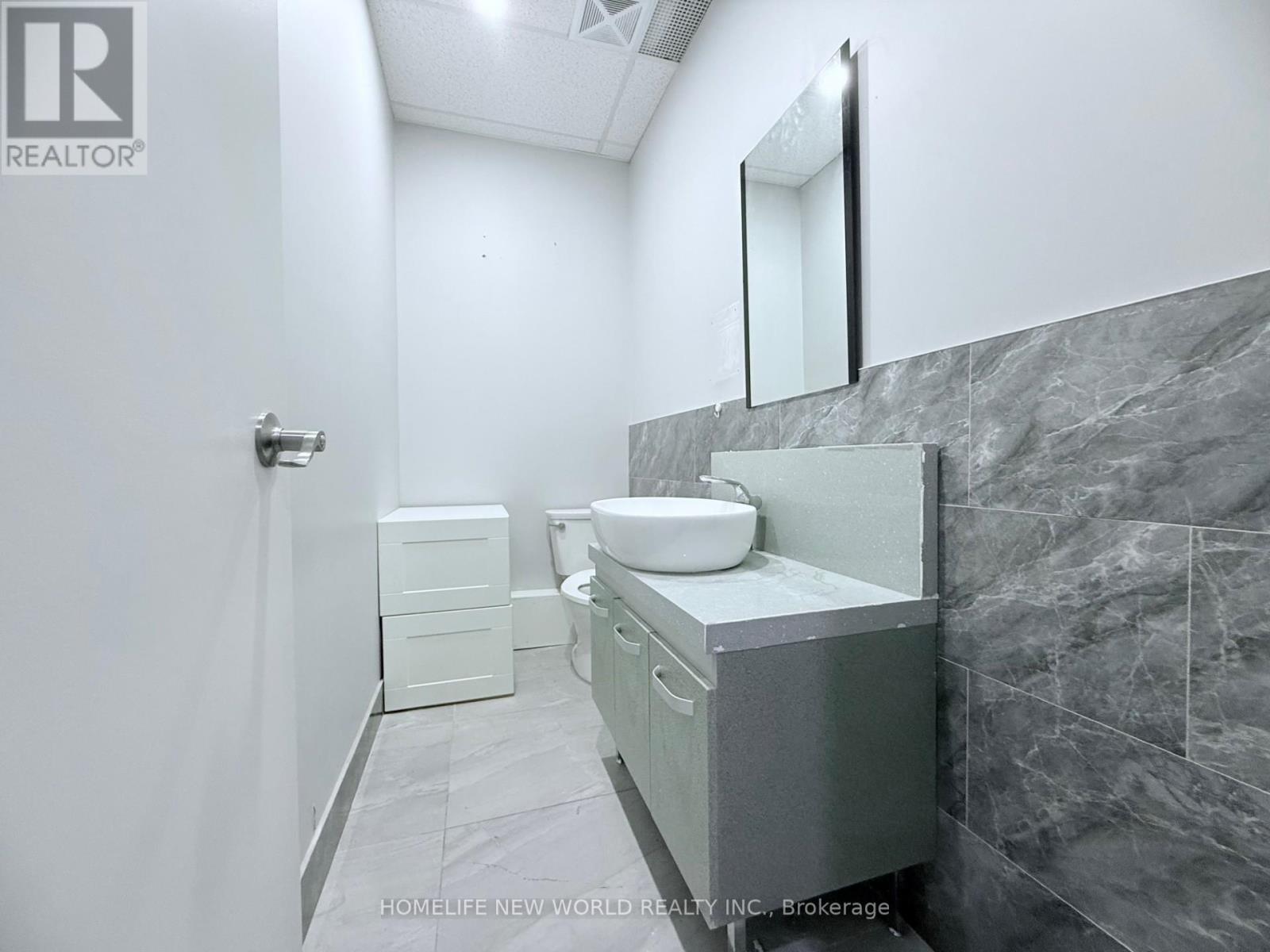 7 &108 &109 - 7181 Yonge Street Property Photo 21