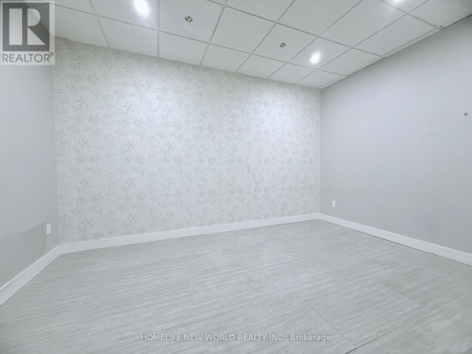 7 - 7181 Yonge Street Property Photo 5