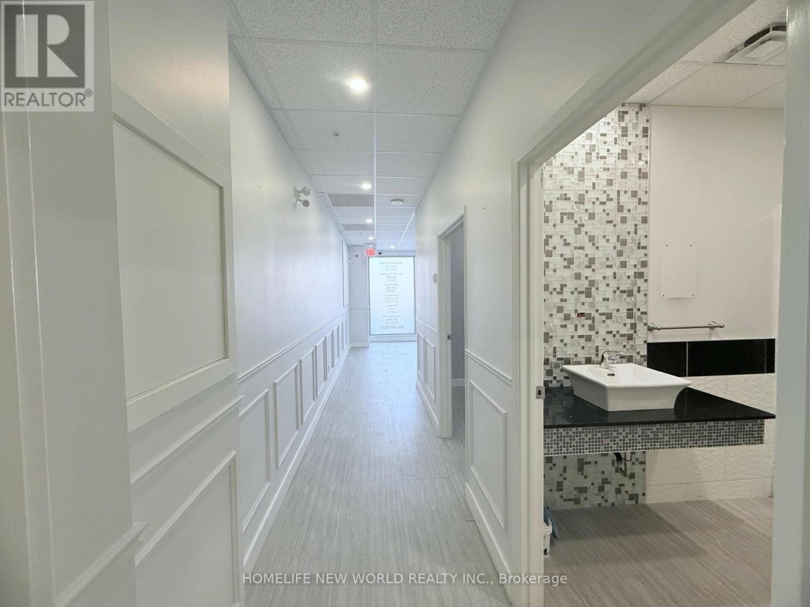 7 - 7181 Yonge Street Property Photo 10