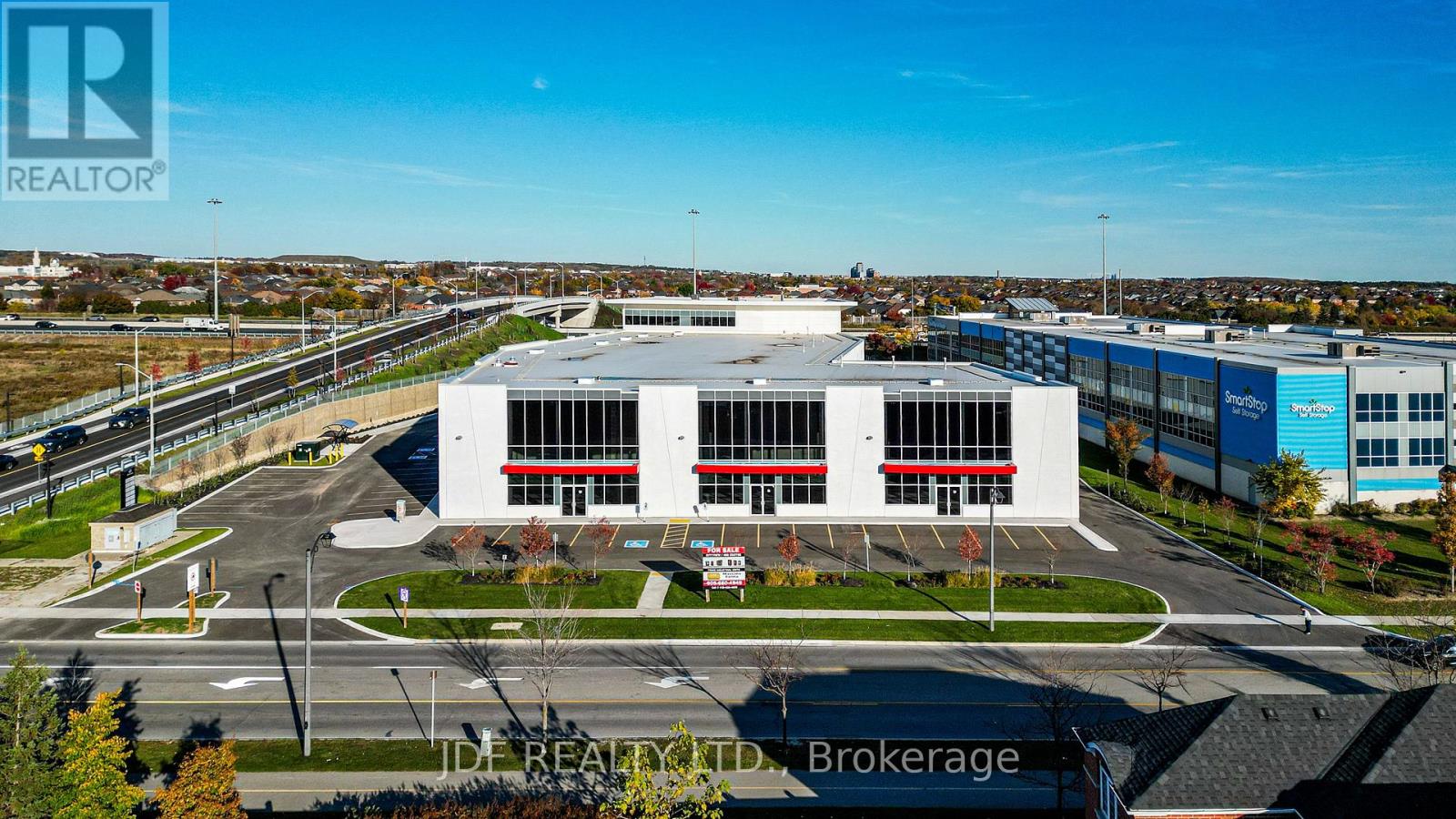 3 - 435 Cityview Boulevard Property Photo 4