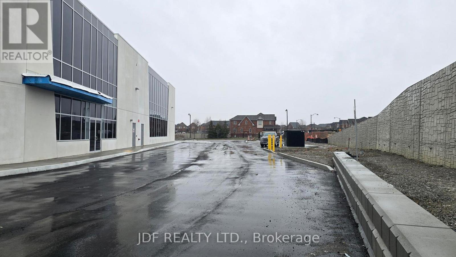 204 - 435 Cityview Boulevard Property Photo 6