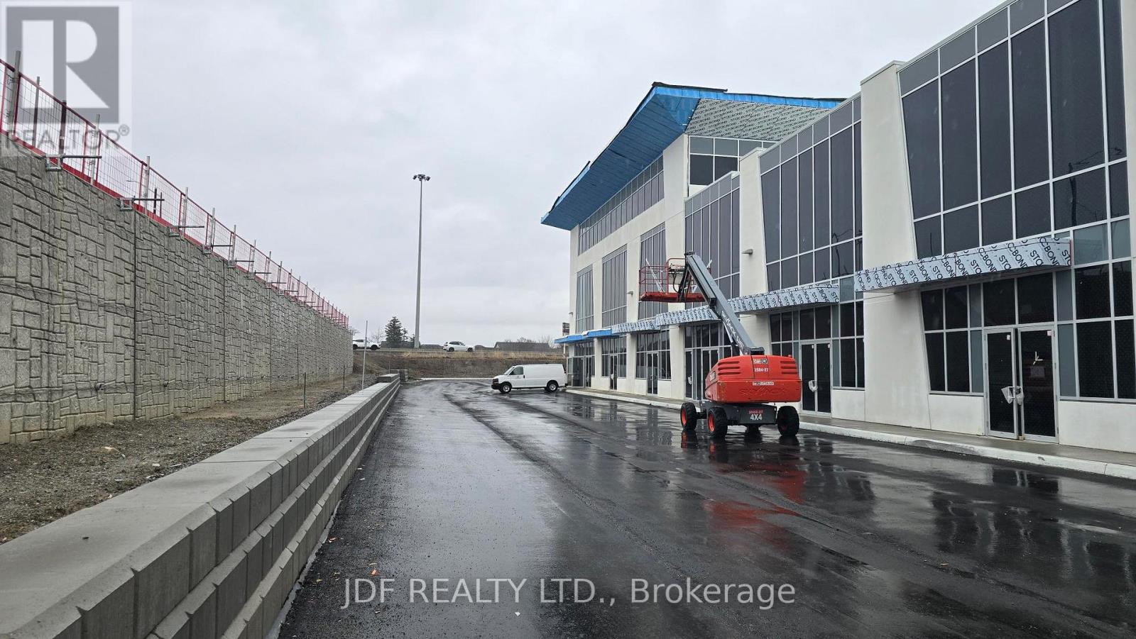 204 - 435 Cityview Boulevard Property Photo 7