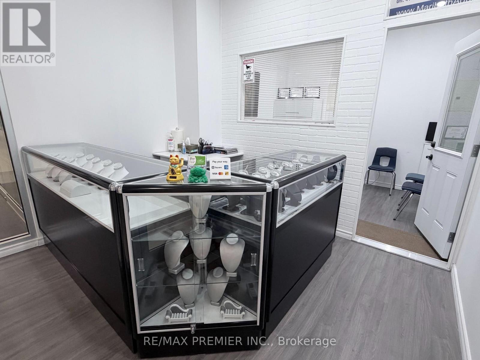 203 - 7181 Yonge Street Property Photo 2