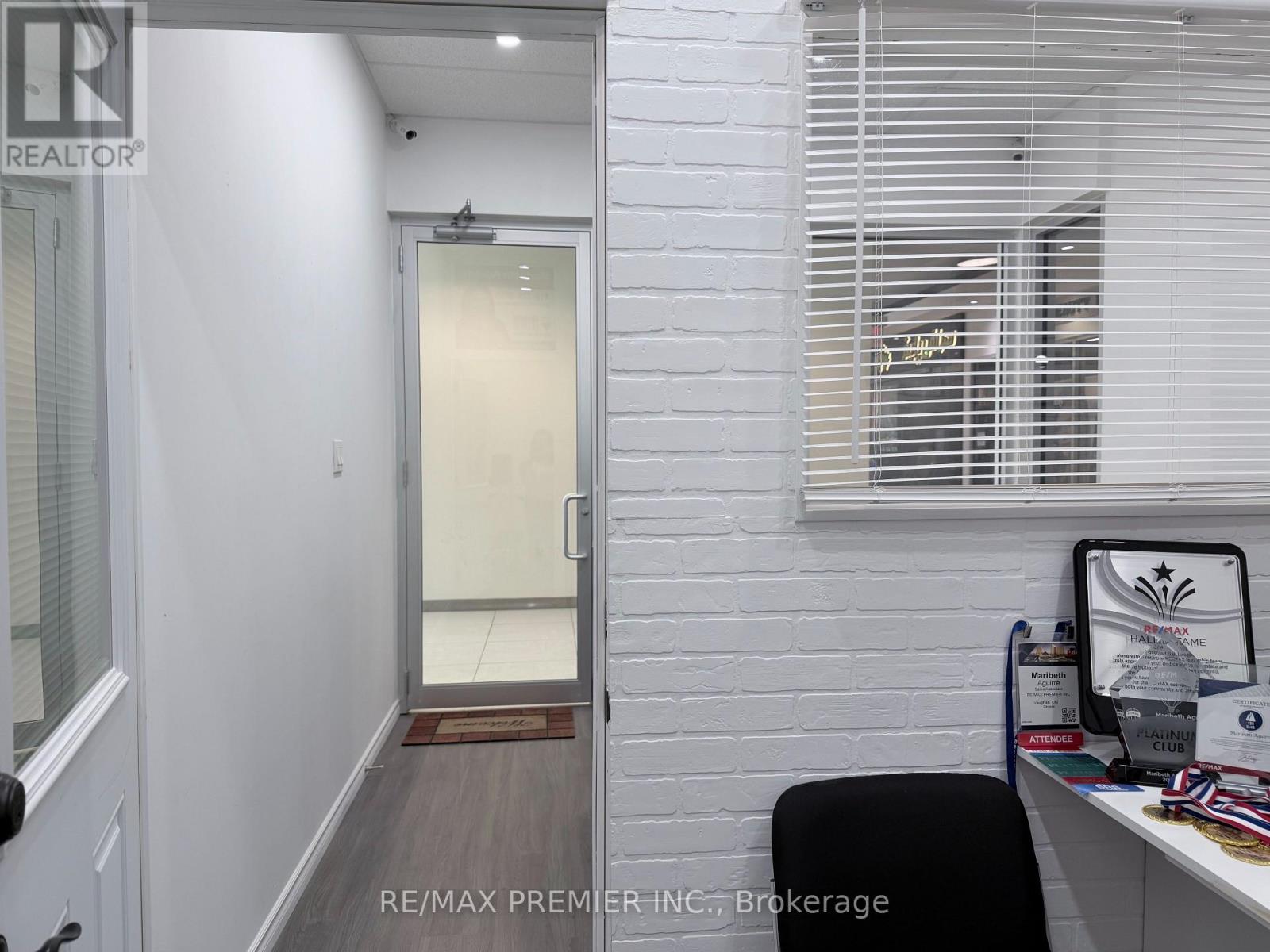 203 - 7181 Yonge Street Property Photo 9