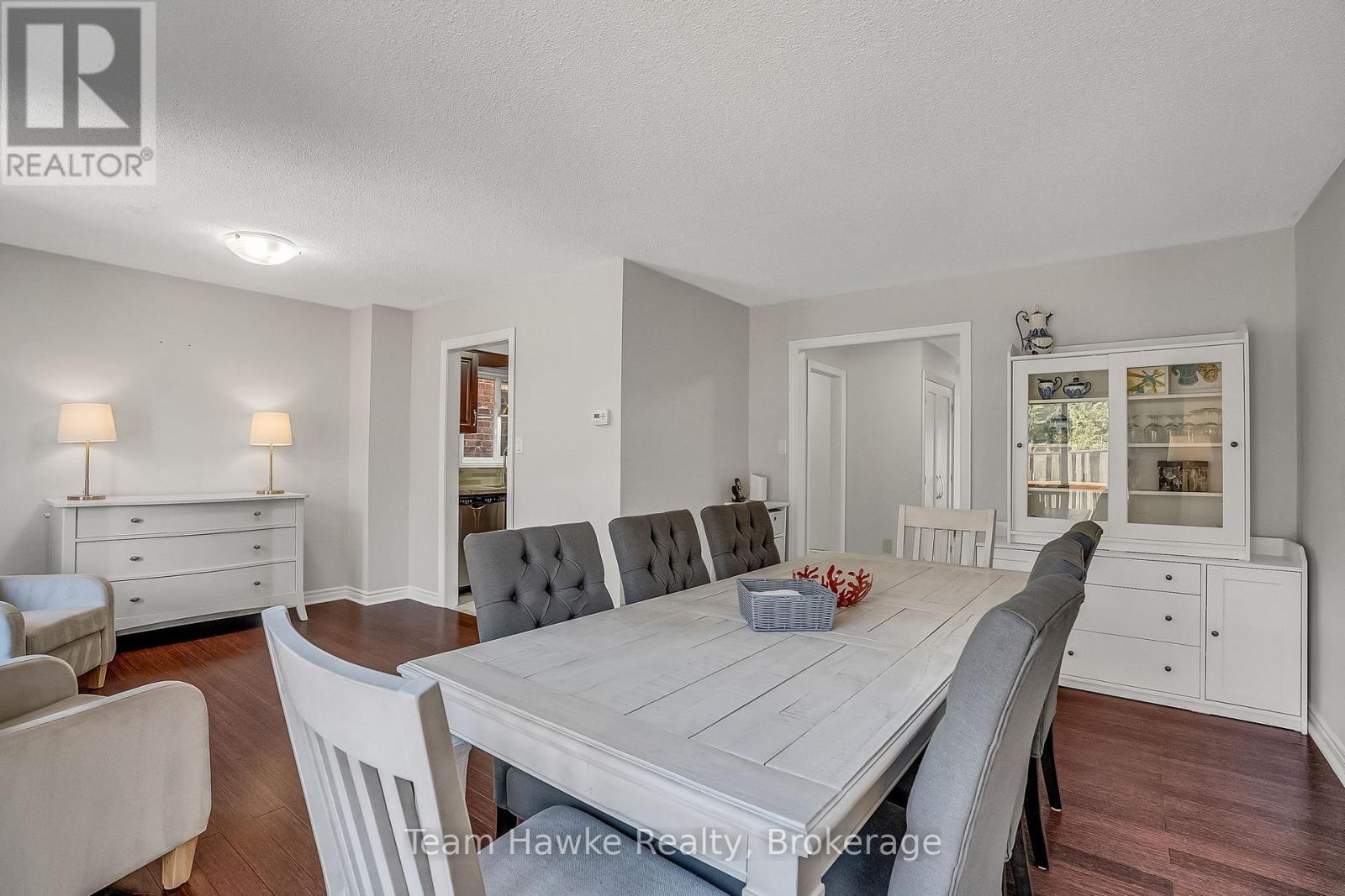 15 White Boulevard Property Photo 6
