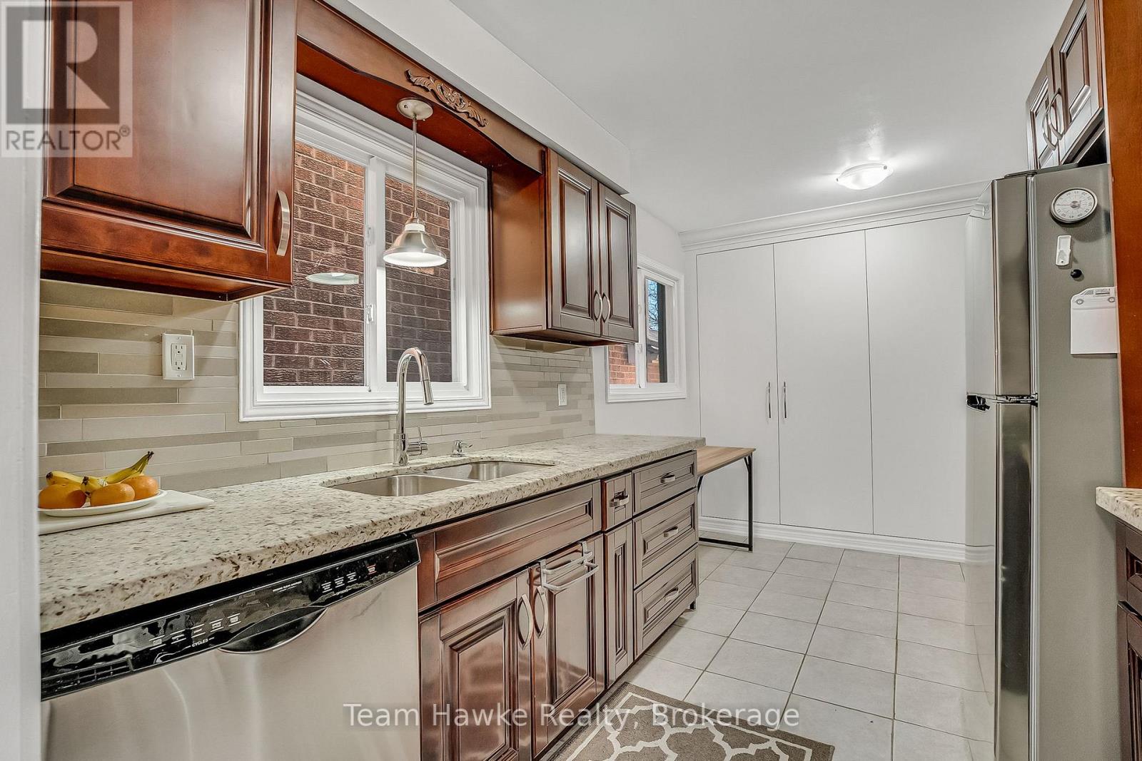 15 White Boulevard Property Photo 9