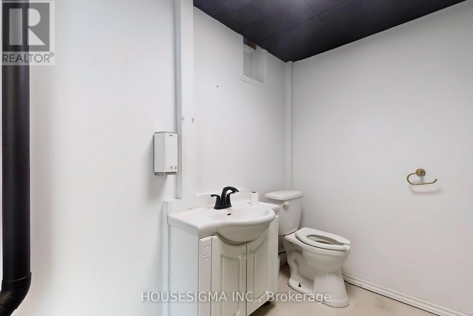 111 High St Street E Property Photo 10