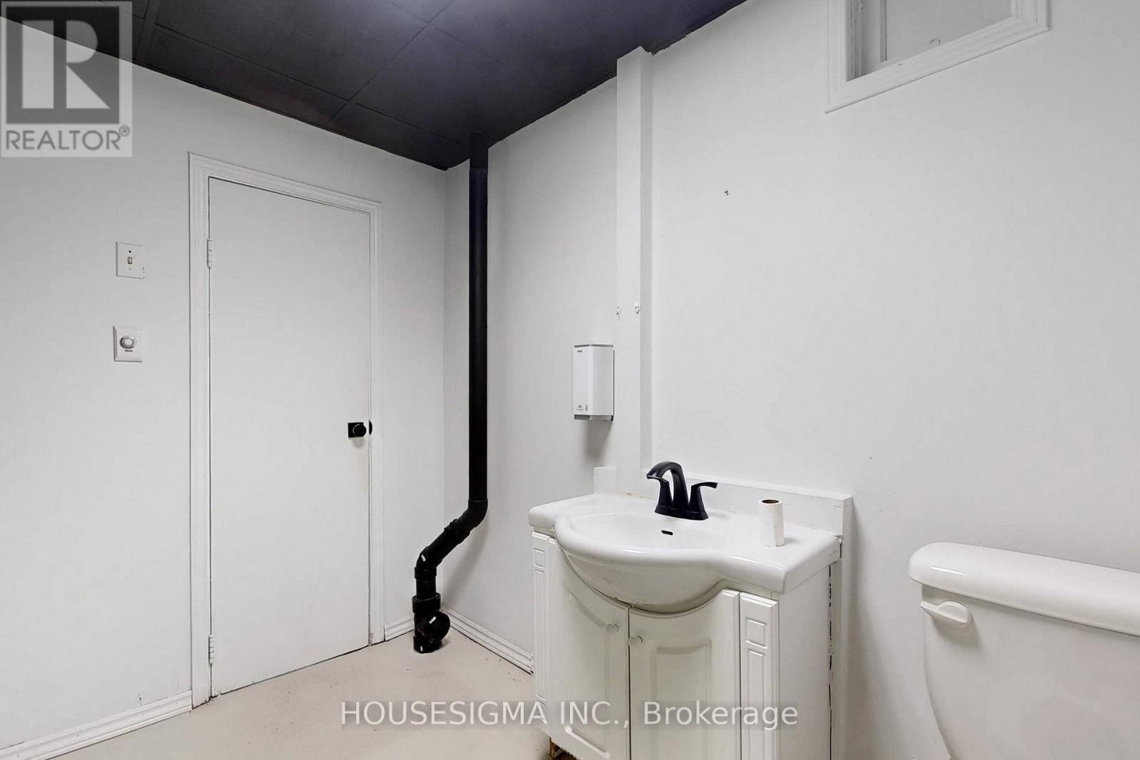 111 High St Street E Property Photo 12