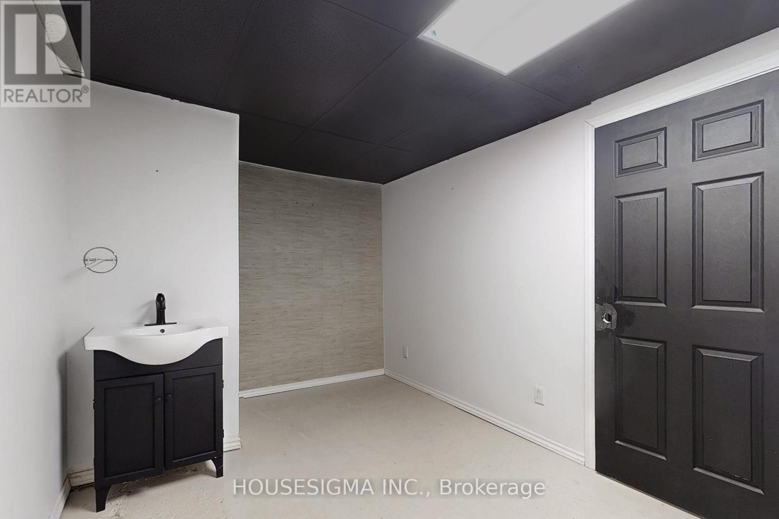 111 High St Street E Property Photo 16