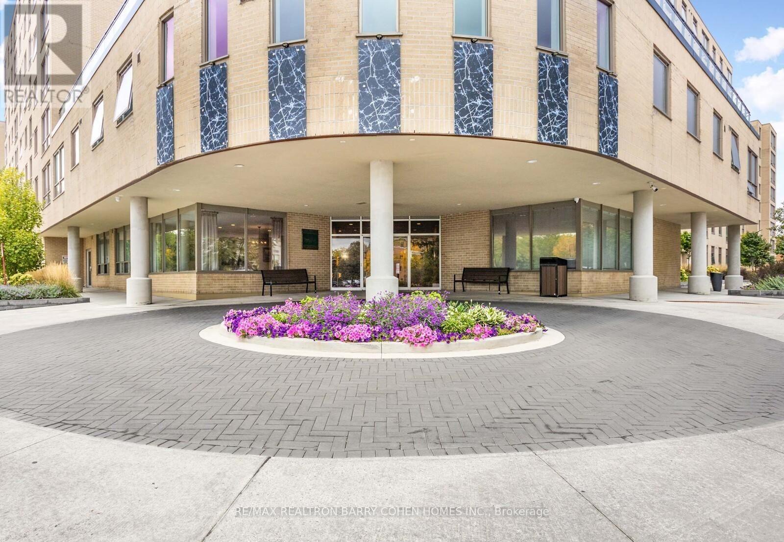 404 - 326 Major Mackenzie Drive E Property Photo 1