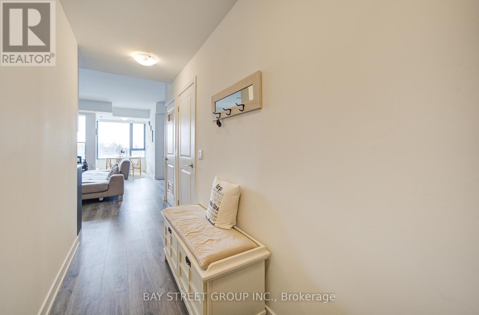 210 - 120 Eagle Rock Way Property Photo 7