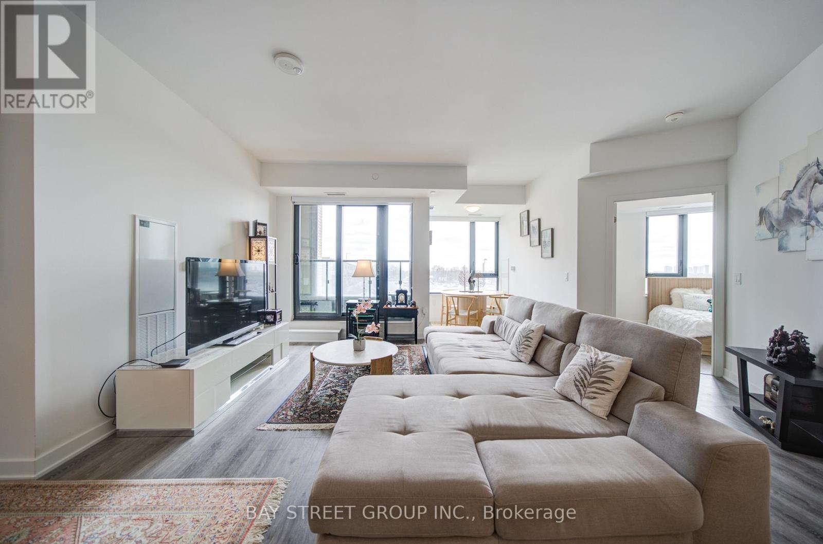 210 - 120 Eagle Rock Way Property Photo 9