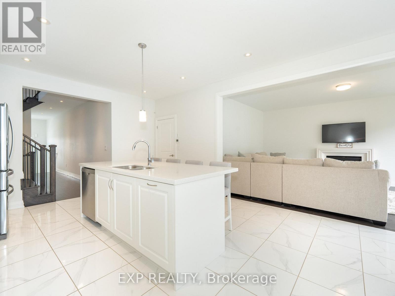 14 Longworth Avenue Property Photo 15