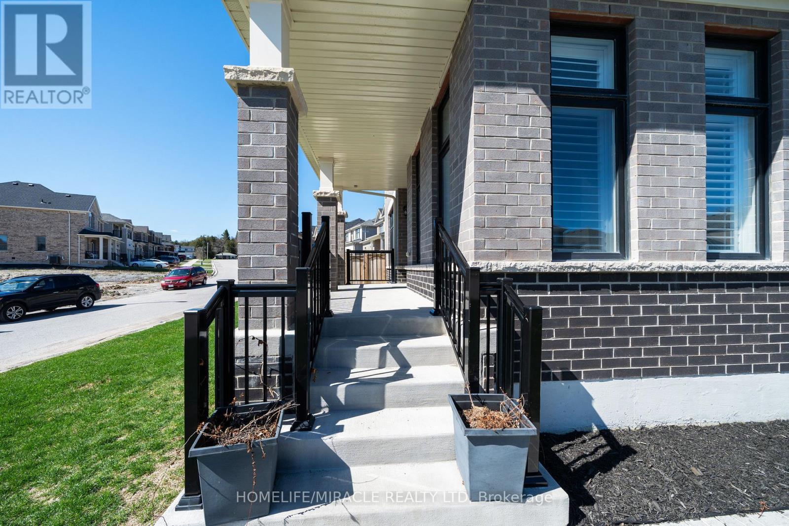 1 Ainslie Hill Crescent Property Photo 7