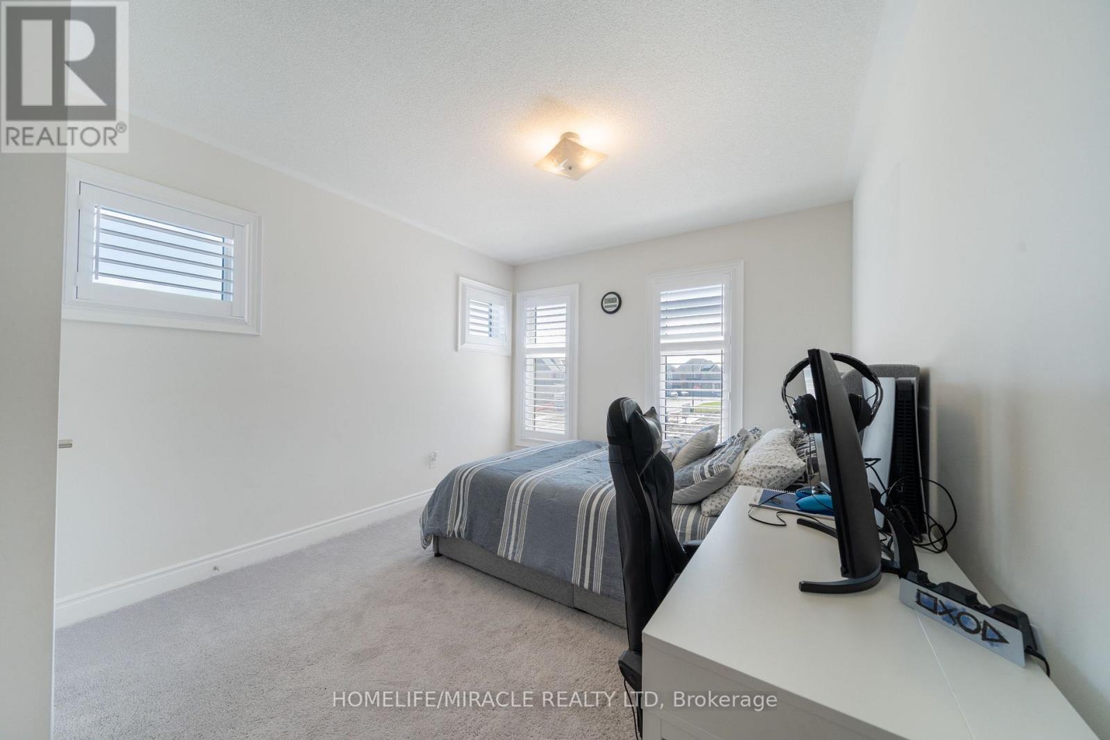1 Ainslie Hill Crescent Property Photo 37