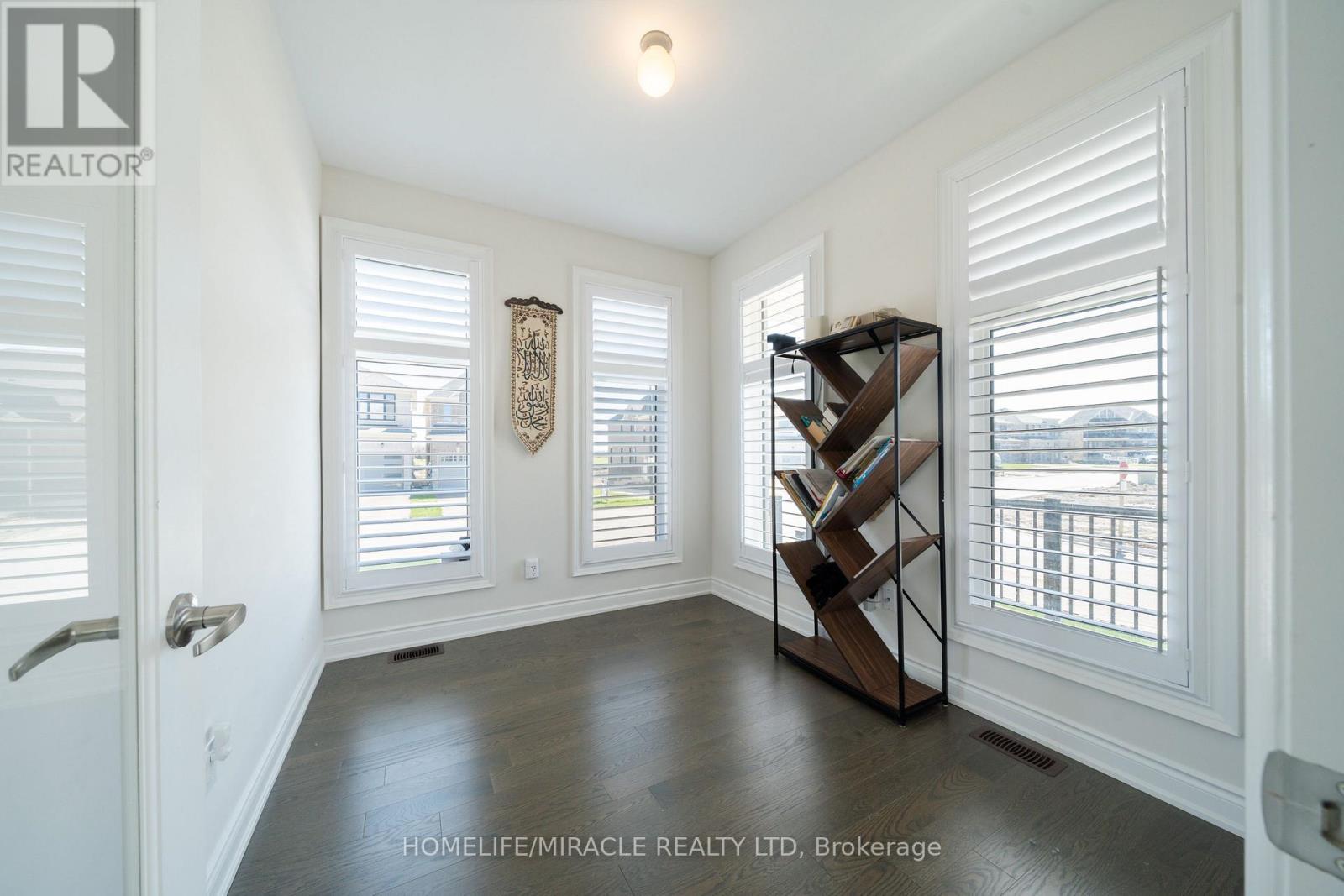 1 Ainslie Hill Crescent Property Photo 44