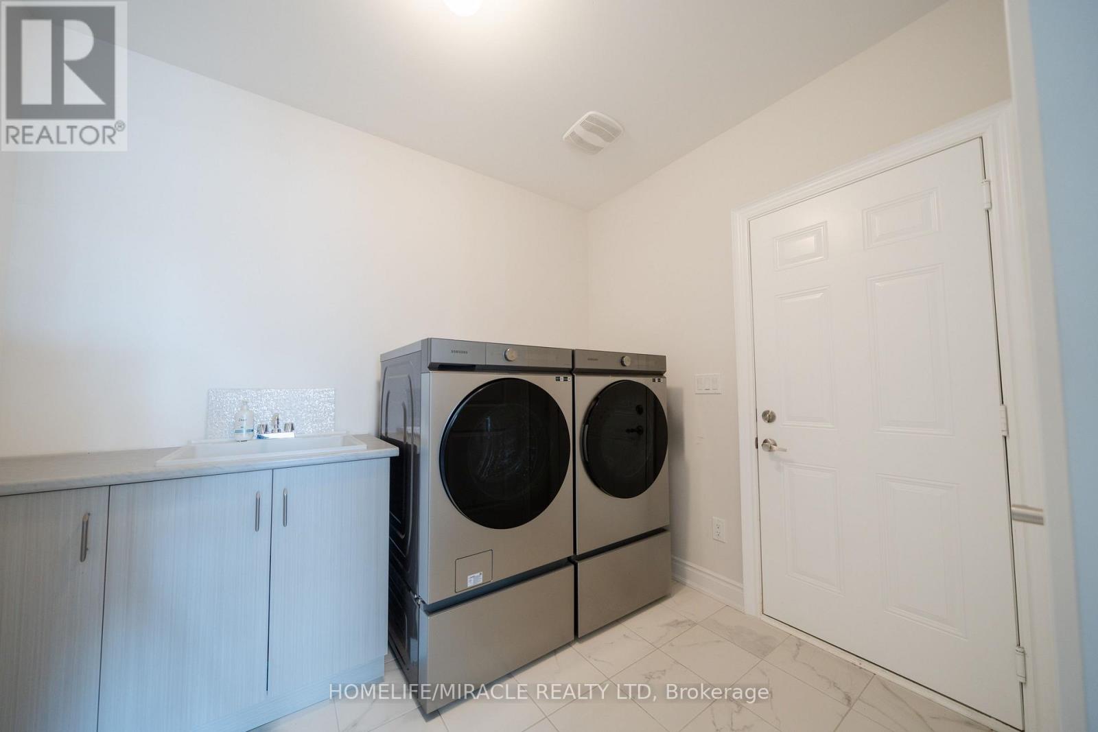 1 Ainslie Hill Crescent Property Photo 46