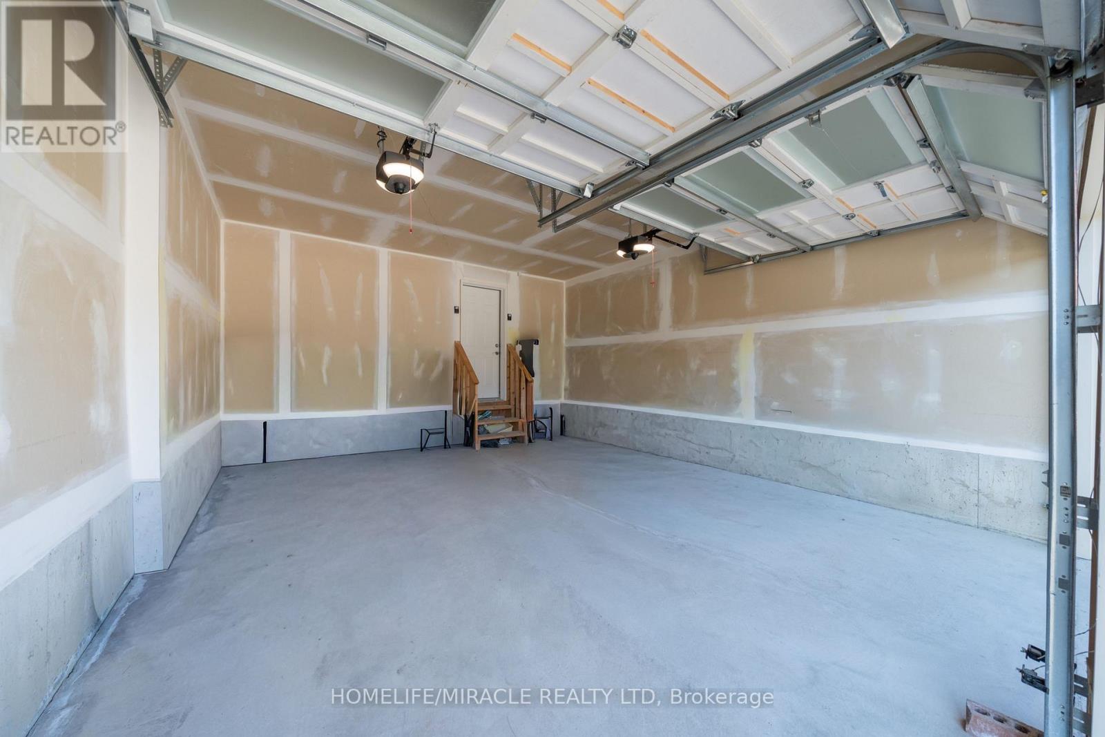 1 Ainslie Hill Crescent Property Photo 48