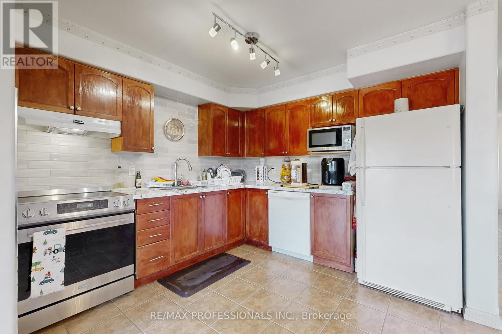 44 Shephard Avenue Property Photo 4