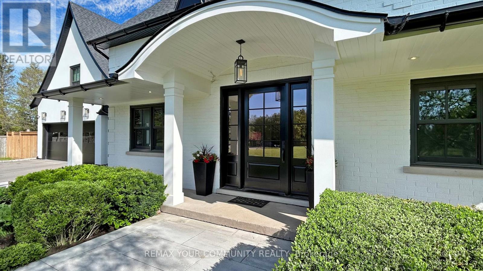557 Aintree Drive Property Photo 4