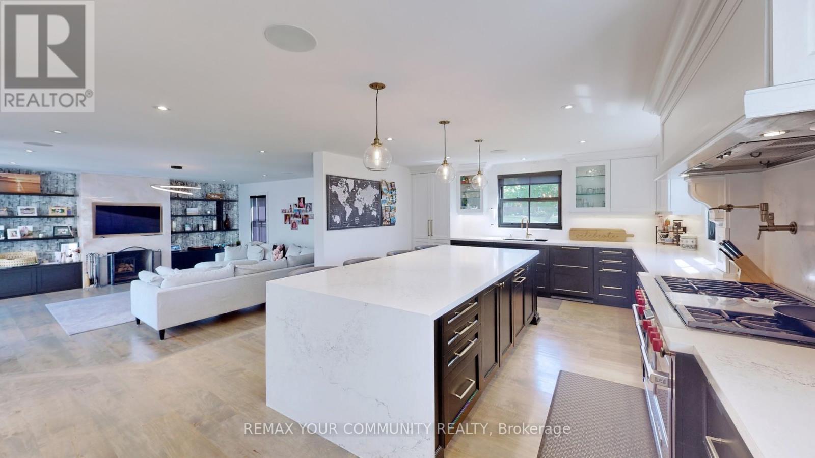 557 Aintree Drive Property Photo 12
