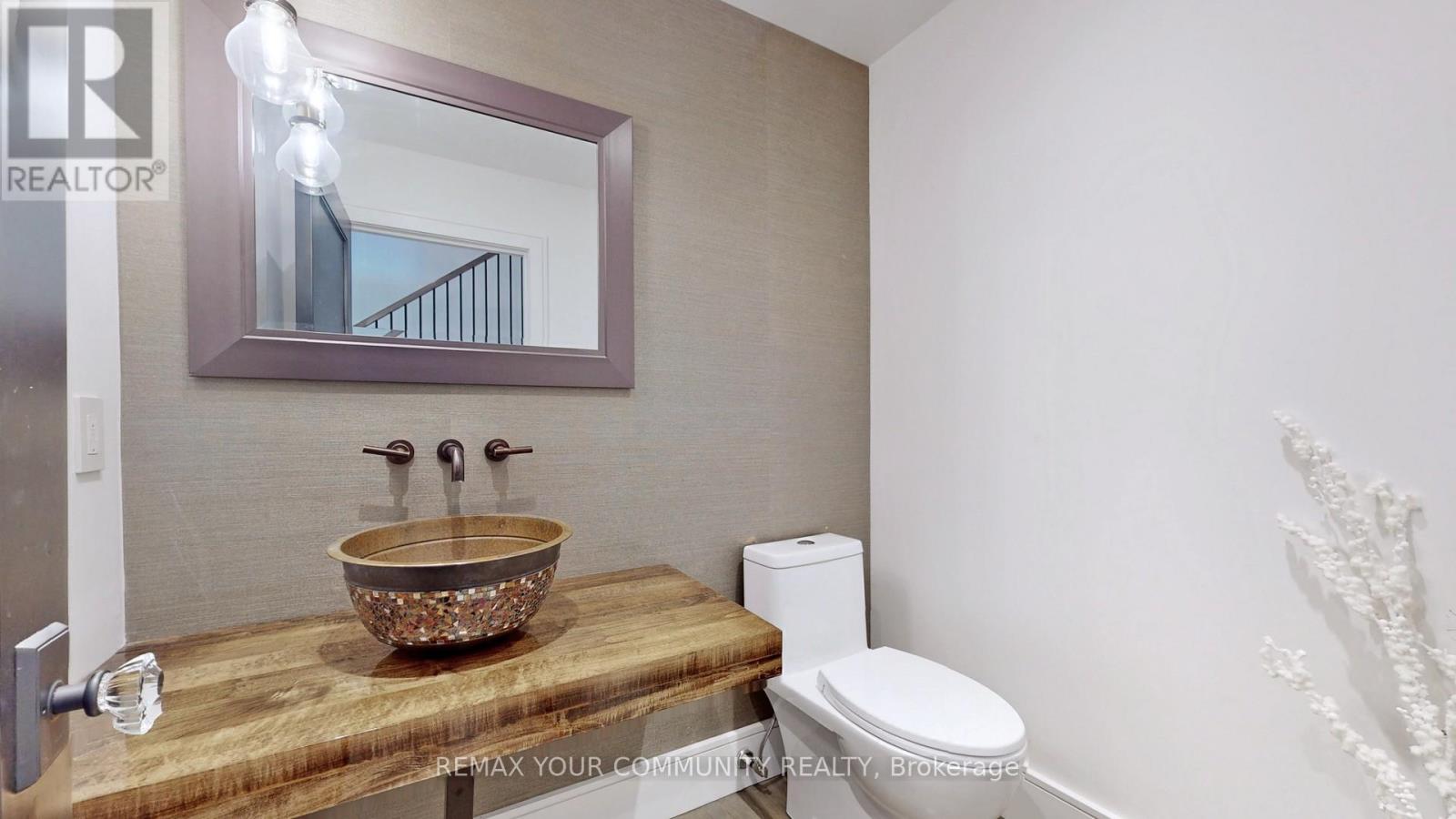 557 Aintree Drive Property Photo 21