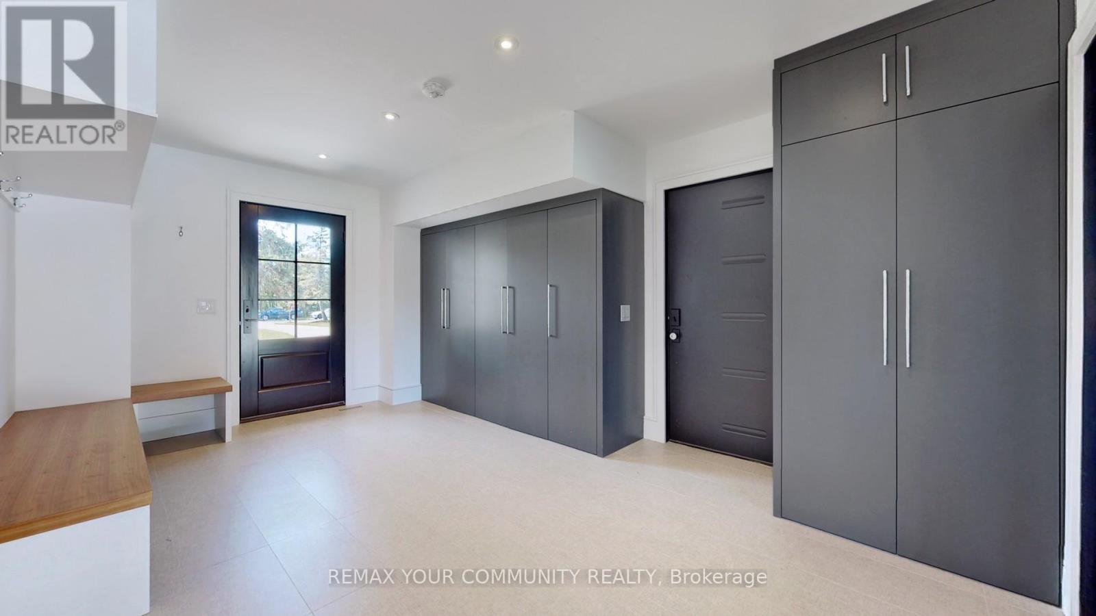 557 Aintree Drive Property Photo 22