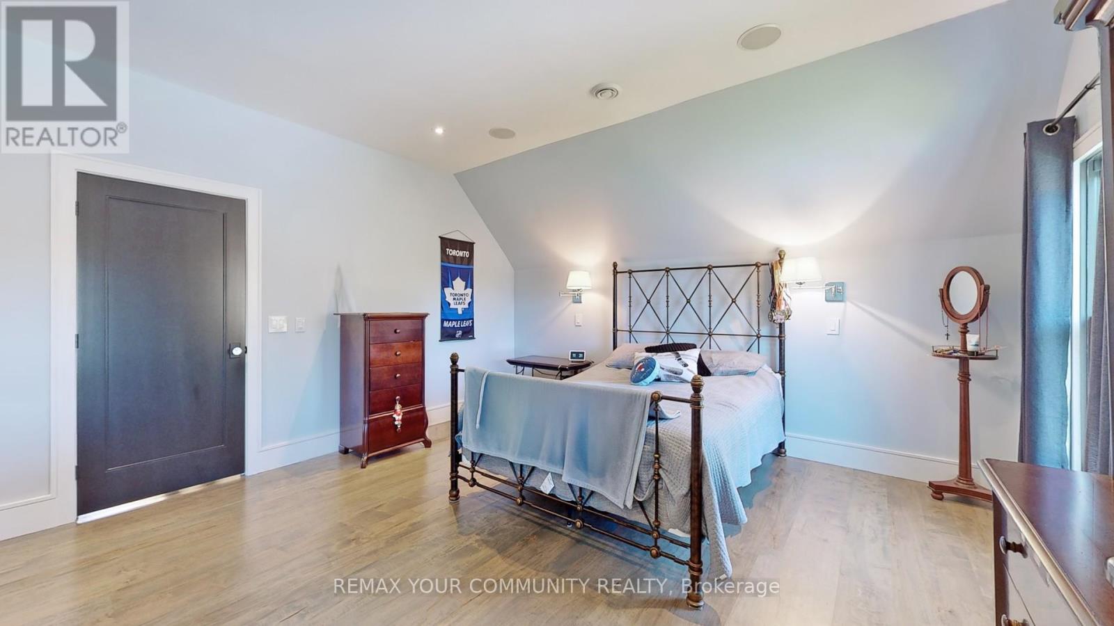 557 Aintree Drive Property Photo 30